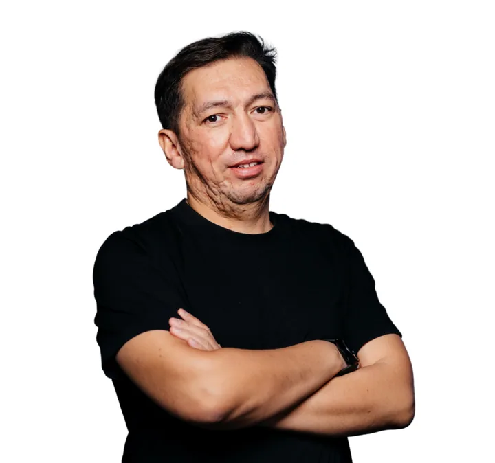 Аяз Жакабаев — Chief Commercial Officer (CCO)