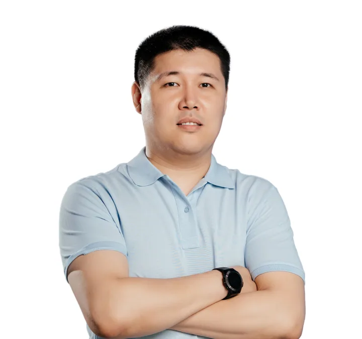 Ернат Асанов — Chief Operating Officer (COO)